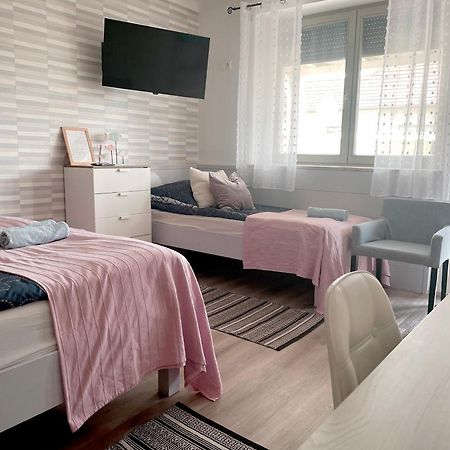 Szelrozsa Apartmanhaz Apartment Velence Luaran gambar