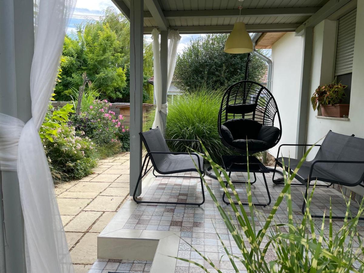 Szelrozsa Apartmanhaz Velence Luaran gambar