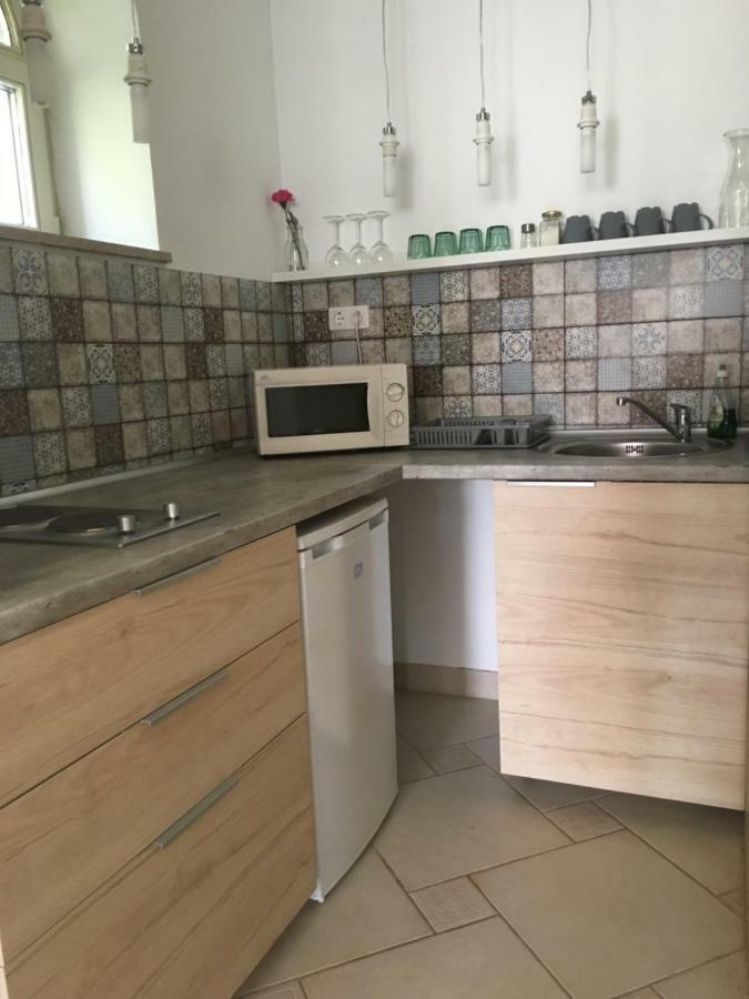 Szelrozsa Apartmanhaz Velence Luaran gambar